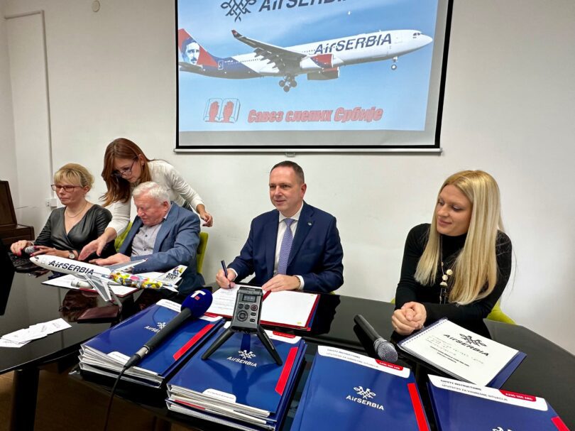U AVIONIMA ER SRBIJE UPUTSTVA I NA BRAJEVOM PISMU 3-min